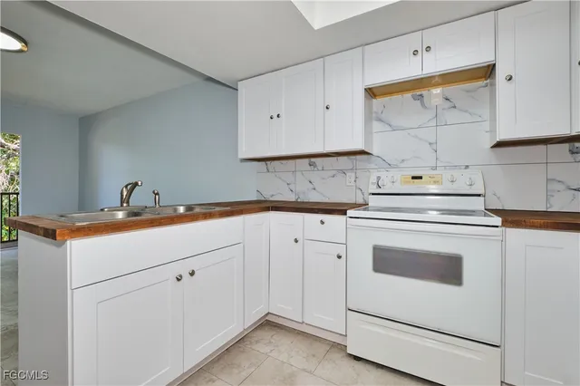 $1,000 | 824 Alderman Street, Unit 209, Fort Myers, FL 33916