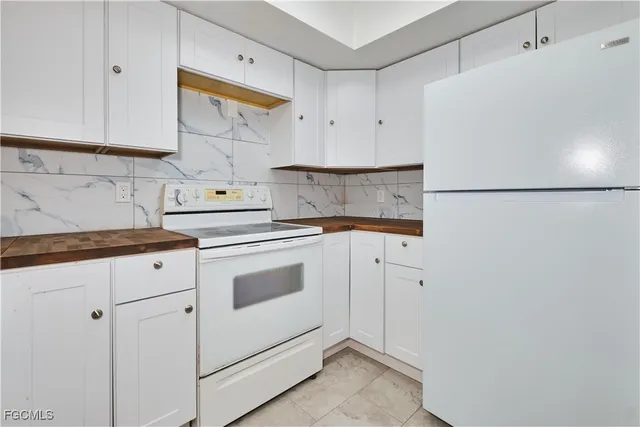 $1,000 | 824 Alderman Street, Unit 209, Fort Myers, FL 33916