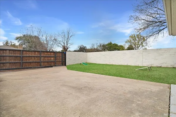 $875,000 | 4263 Shady Bend Drive, Dallas, TX 75244