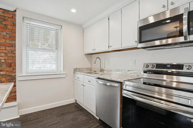 $1,695 | 3 South Brandywine Avenue, Unit 3RD 6, Modena, PA 19320