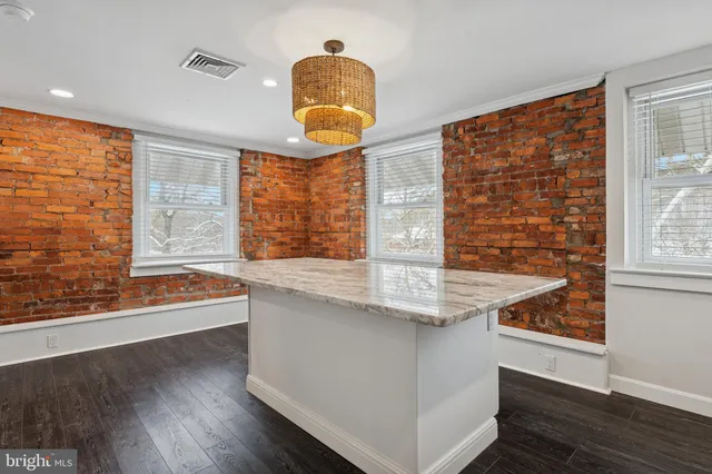 $1,695 | 3 South Brandywine Avenue, Unit 3RD 6, Modena, PA 19320