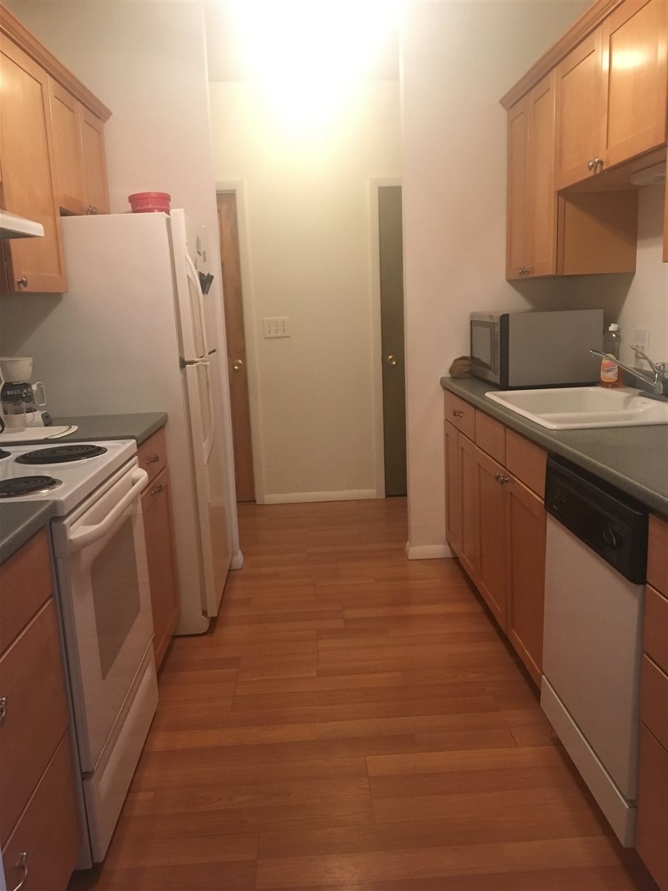 6 Strawberry Bank Road, Unit 18 Nashua, NH 03062 - Photo 5 of 8