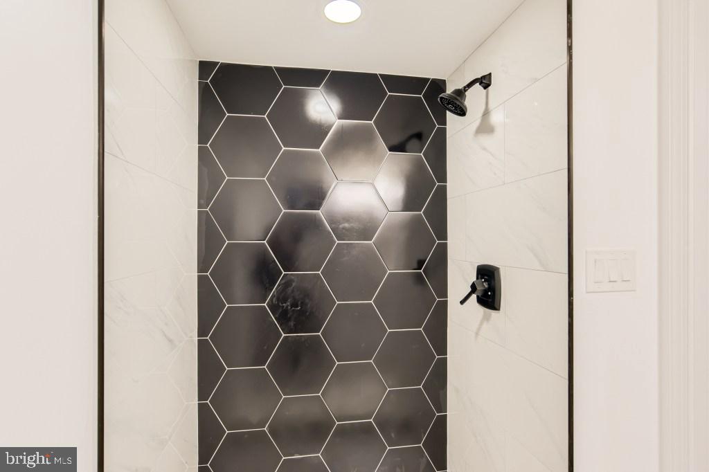 1625 Shadyside Road Baltimore, MD 21218 - Photo 22 of 28 Gallery Image 22