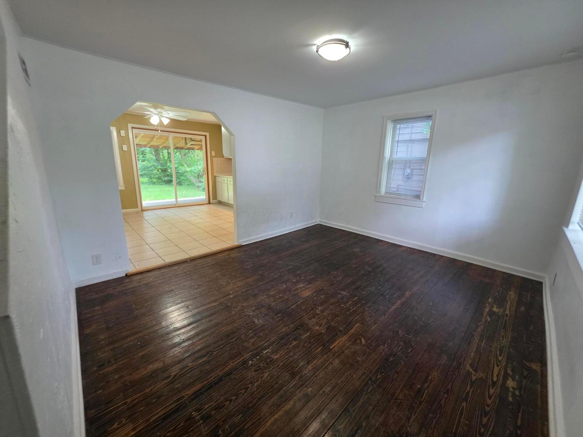 1597 Koebel Road Columbus, OH 43207 - Photo 2 of 32