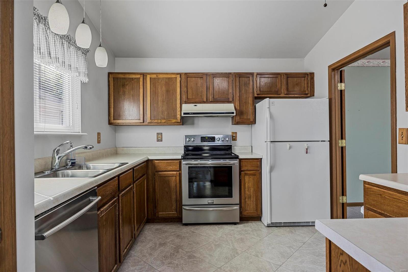 204 Addison Drive St. Peters, MO 63376 - Photo 10 of 35