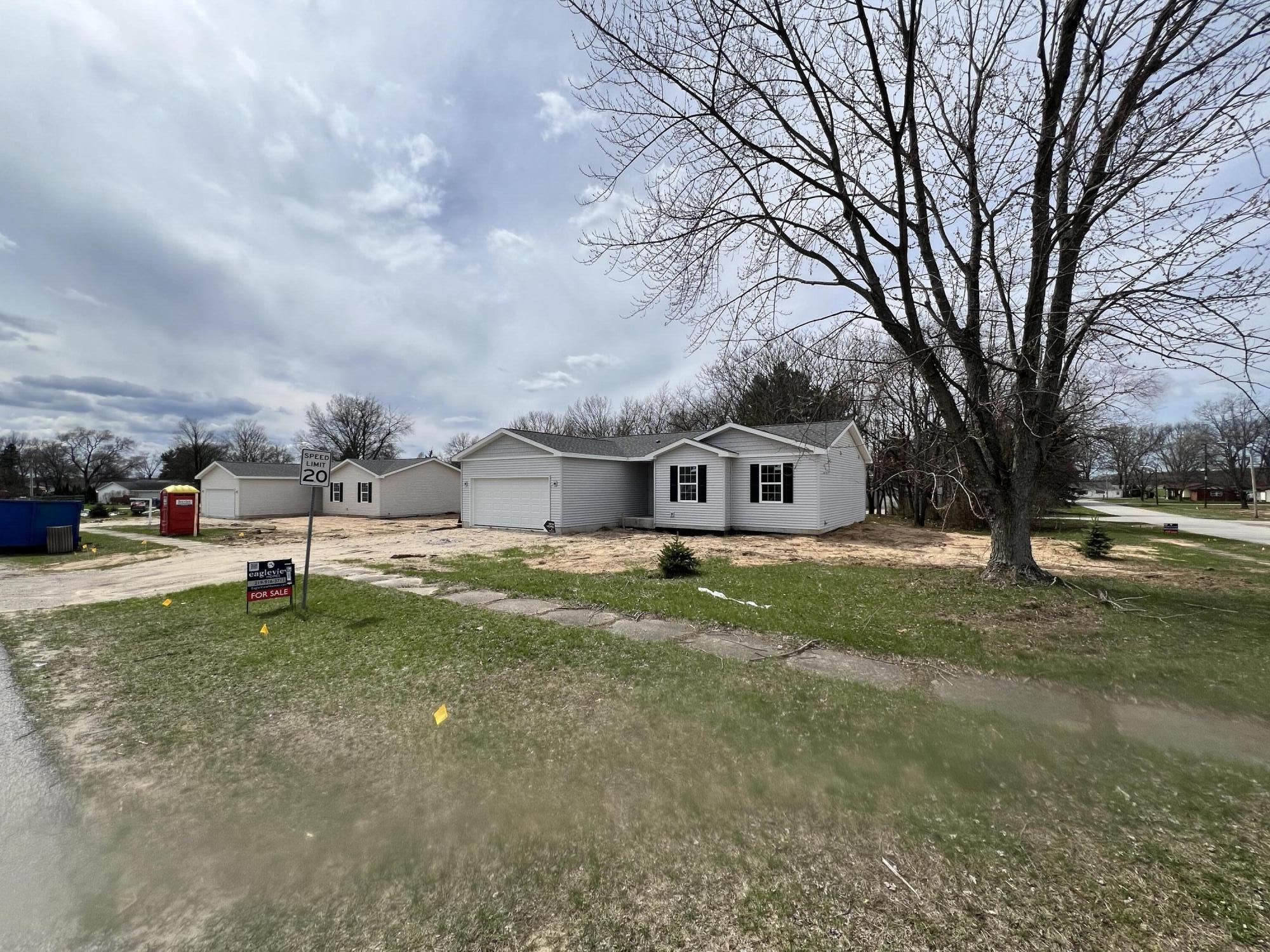 318 Litchfield Road Kingsford Heights, IN 46346 - Photo 2 of 12 2000x1500