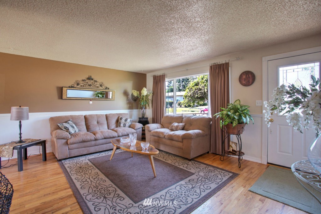 12677 Southeast 161st Street Renton, WA 98058 - Photo 2 of 20 Gallery Image 2