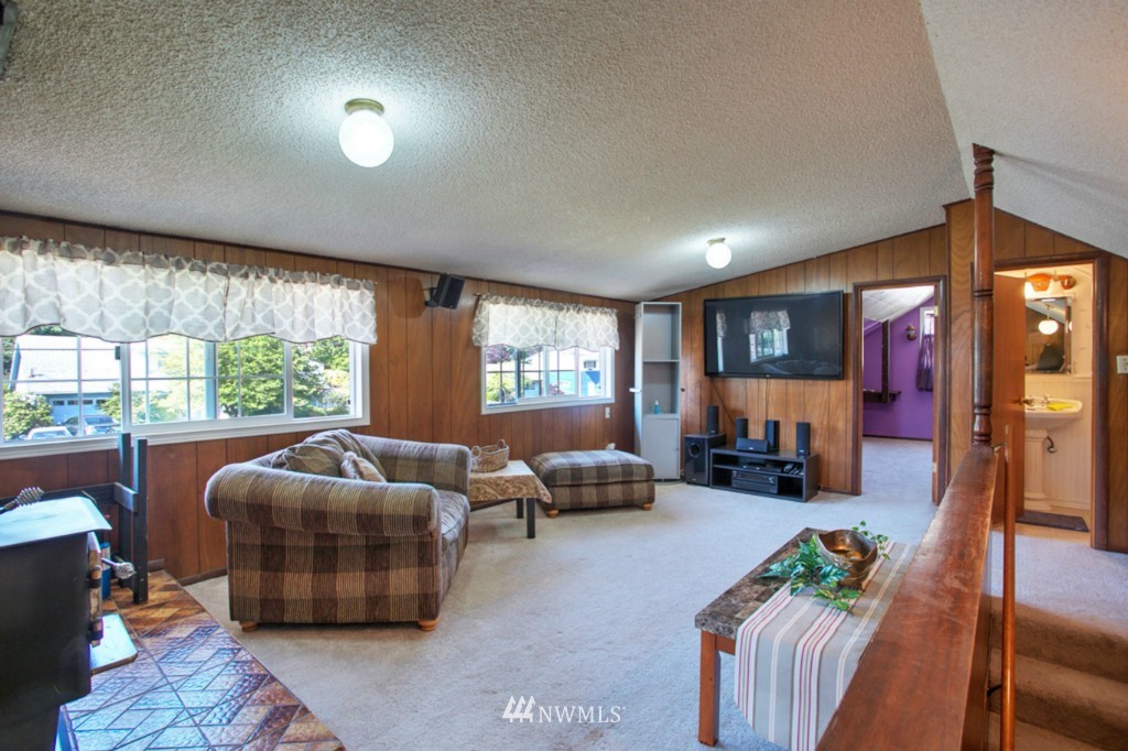 12677 Southeast 161st Street Renton, WA 98058 - Photo 11 of 20 Gallery Image 11