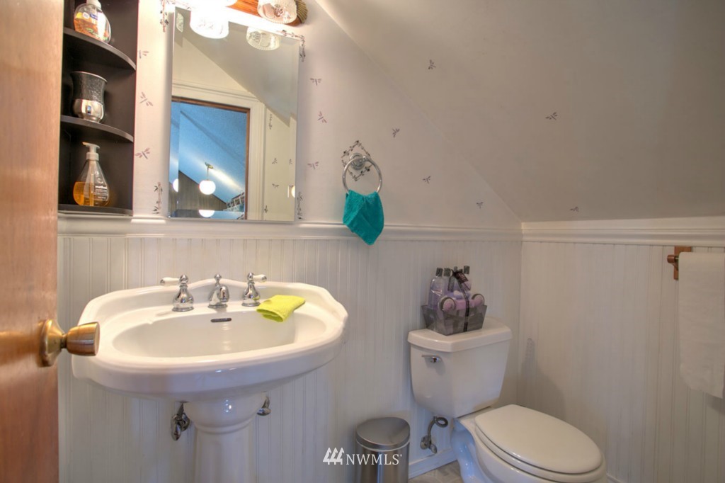 12677 Southeast 161st Street Renton, WA 98058 - Photo 12 of 20 Gallery Image 12