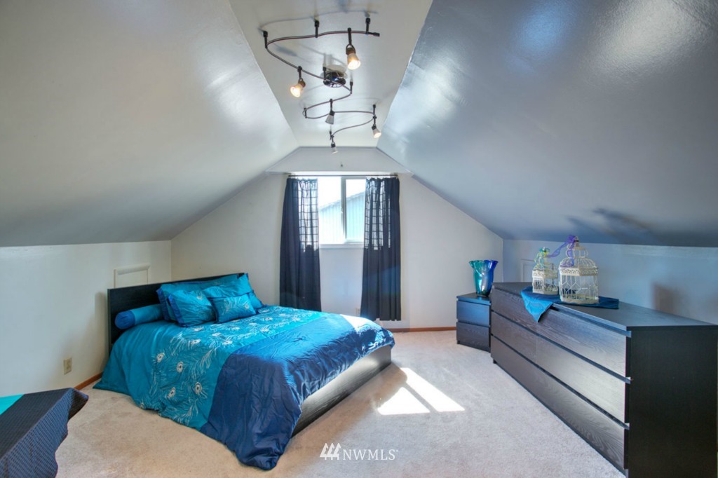 12677 Southeast 161st Street Renton, WA 98058 - Photo 13 of 20 Gallery Image 13