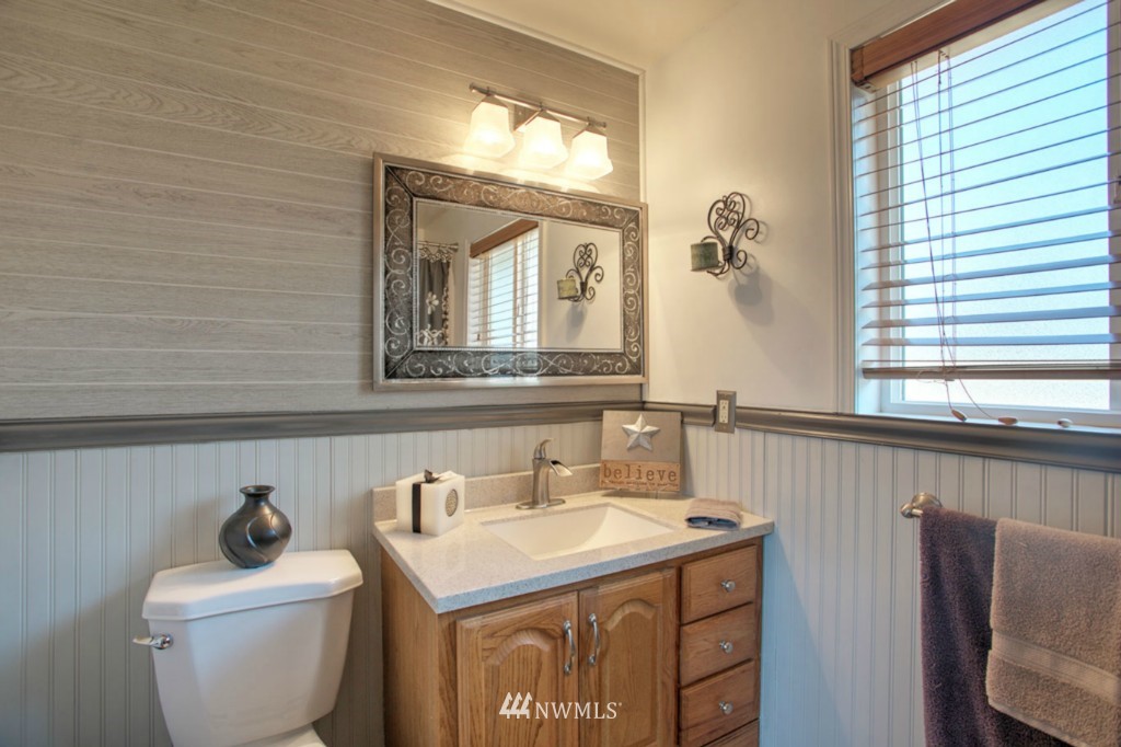 12677 Southeast 161st Street Renton, WA 98058 - Photo 8 of 20 Gallery Image 8
