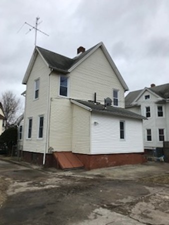 98 Grover Street Springfield, MA 01104 - Photo 4 of 19 Gallery Image 4