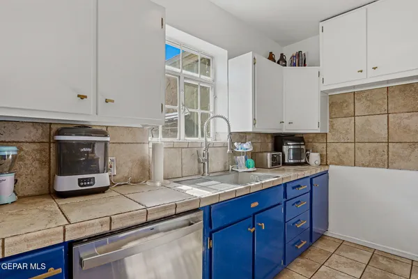 $479,000 | 700 East Baltimore Drive, El Paso, TX 79902