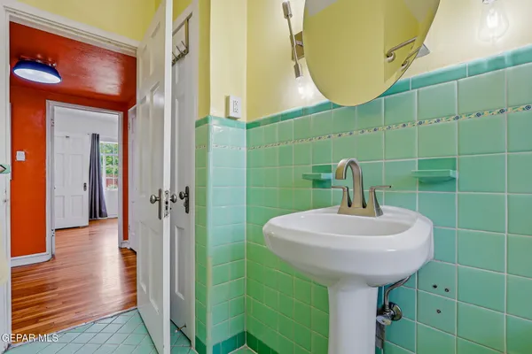 $479,000 | 700 East Baltimore Drive, El Paso, TX 79902
