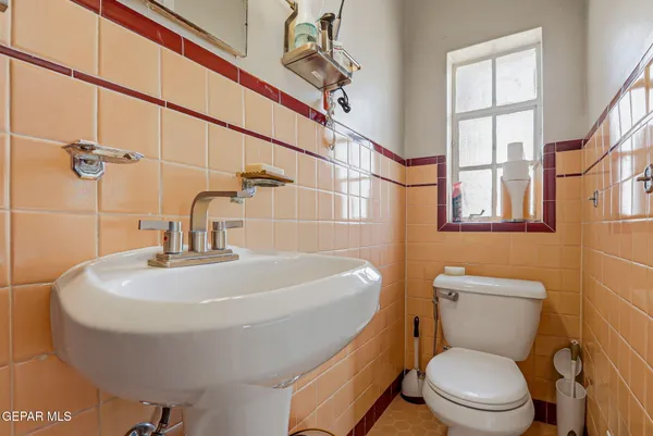 $479,000 | 700 East Baltimore Drive, El Paso, TX 79902