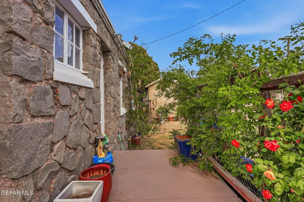 $479,000 | 700 East Baltimore Drive, El Paso, TX 79902