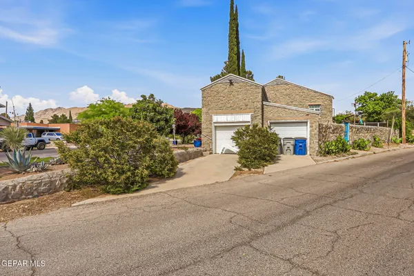 $479,000 | 700 East Baltimore Drive, El Paso, TX 79902