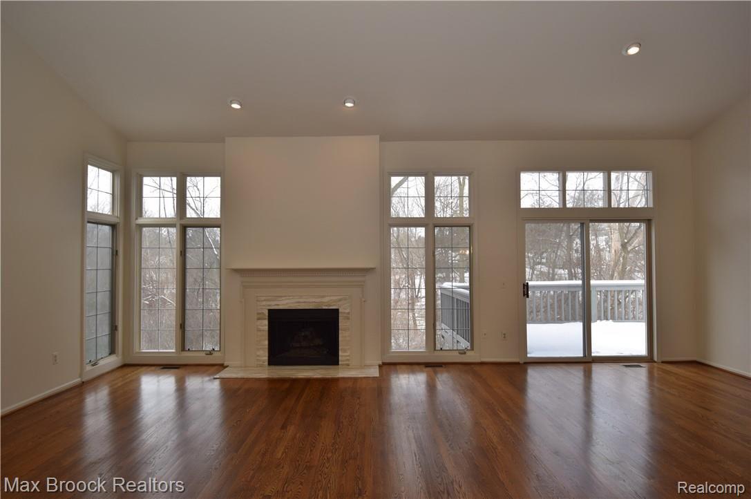 752 Hidden Ravines Trail Birmingham, MI 48009 - Photo 9 of 55 living room 5.JPG