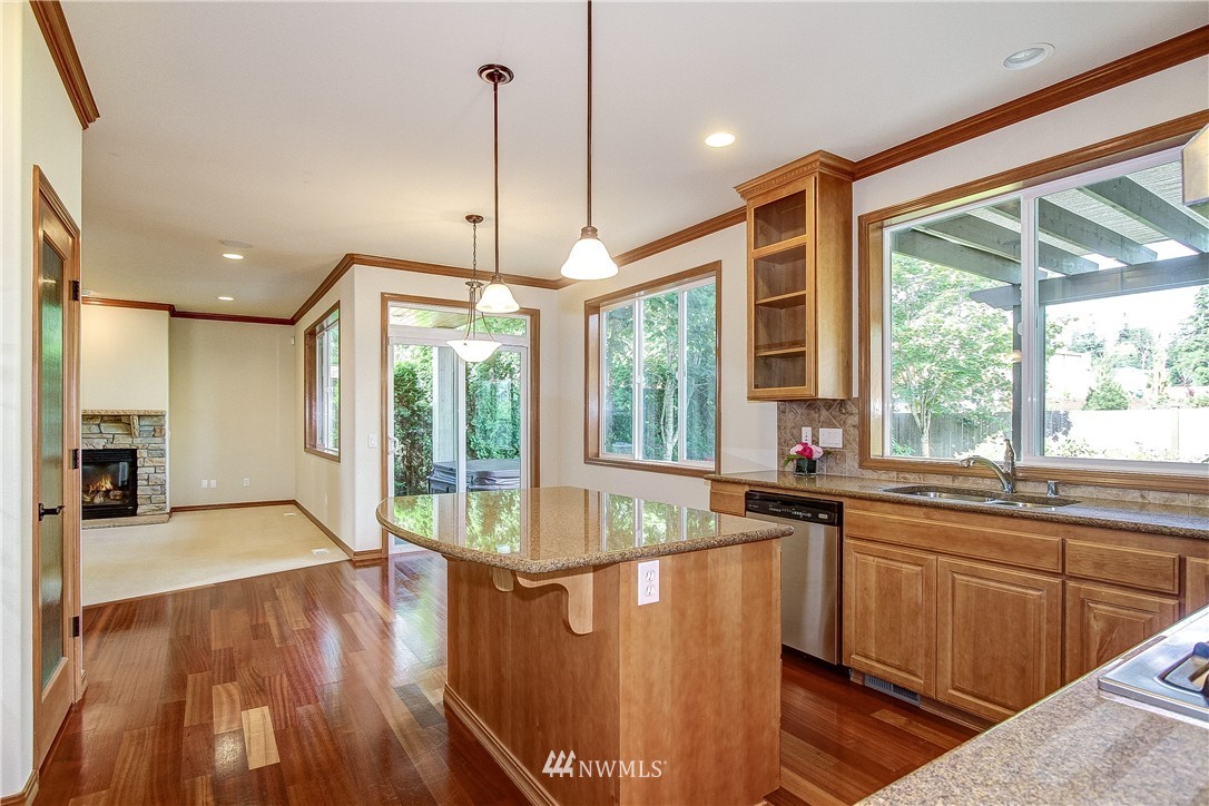 4021 214th Street Southeast Bothell, WA 98021 - Photo 6 of 25