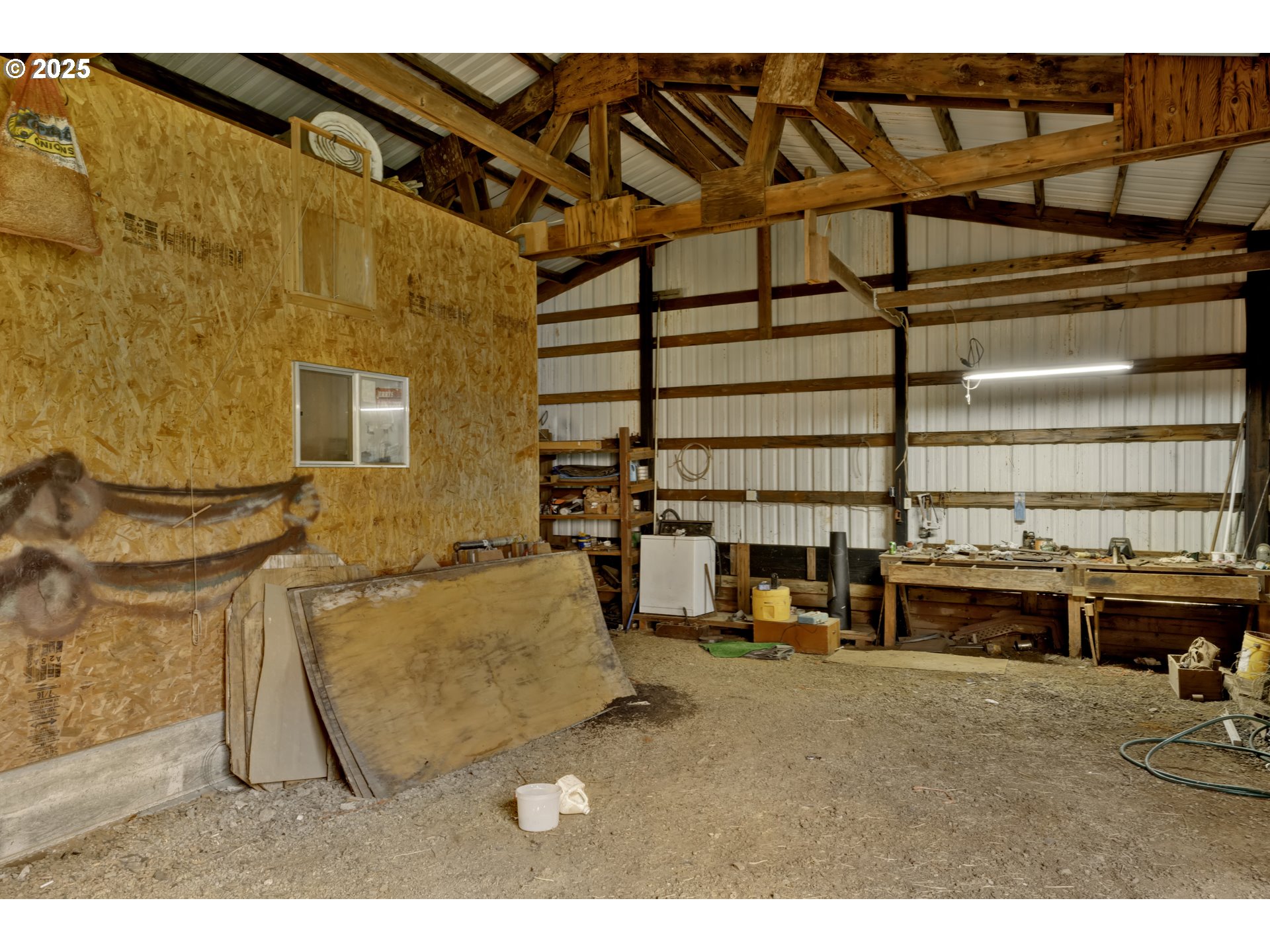32253 Deberry Road Creswell, OR 97426 - Photo 35 of 43 a living room with a couch