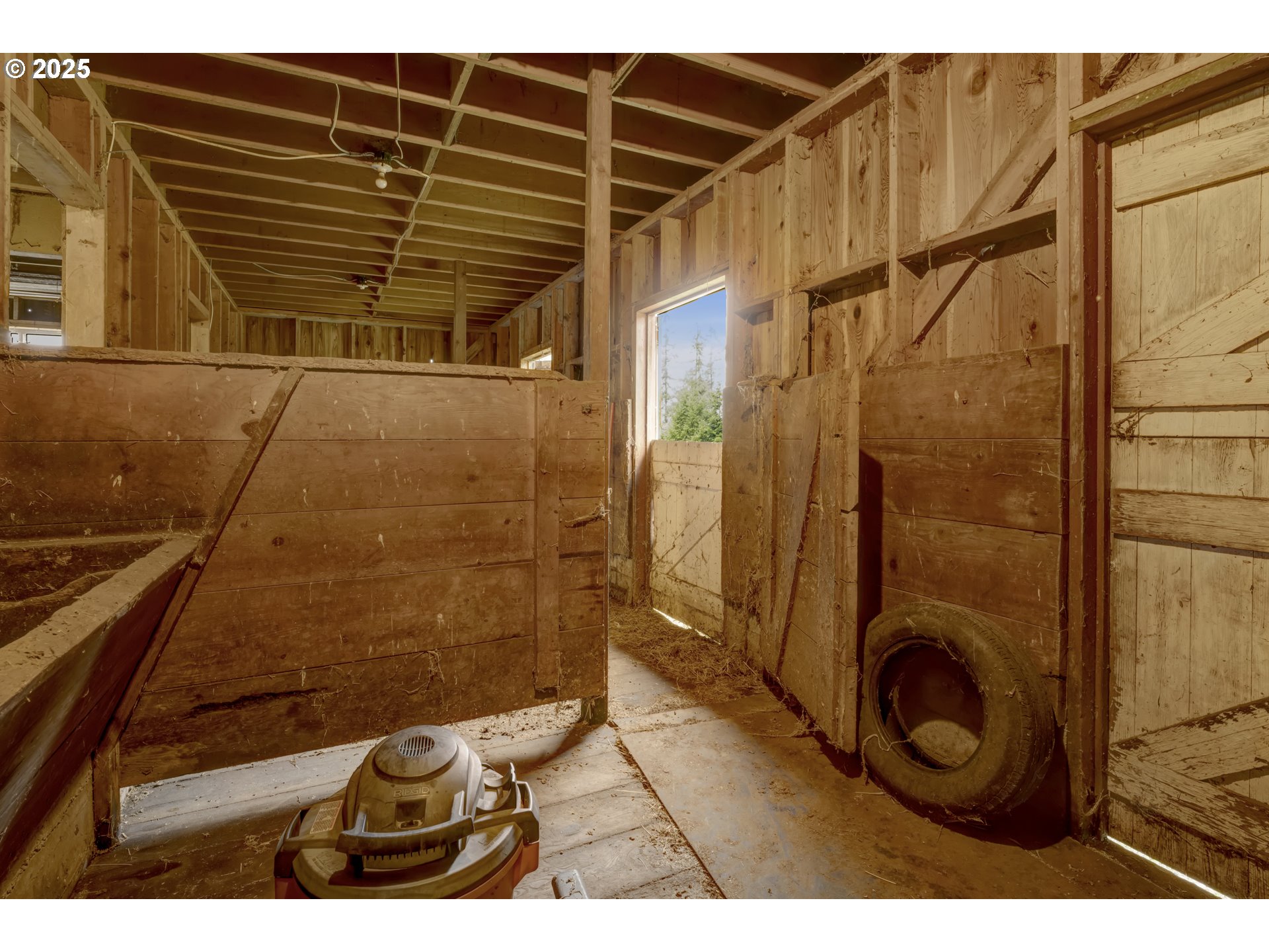 32253 Deberry Road Creswell, OR 97426 - Photo 41 of 43 a bathroom with a shower and a sink