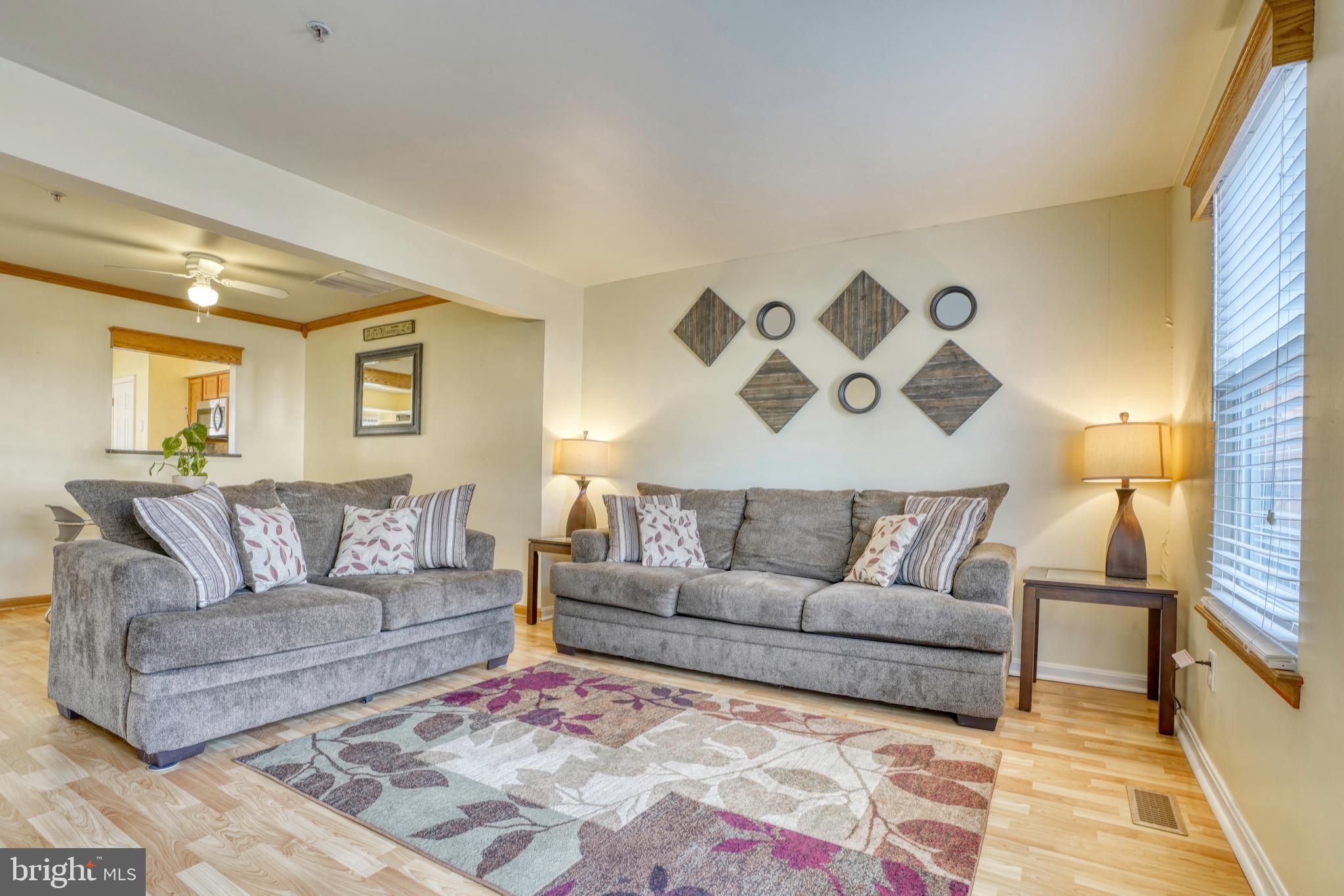 655 Hunting Fields Road Middle River, MD 21220 - Photo 11 of 48 Living room