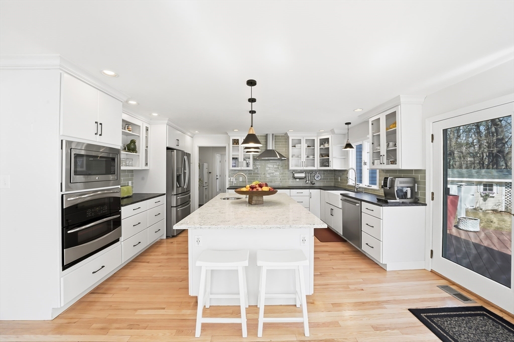 117 Cedar Street Lexington, MA 02421 - Photo 12 of 42 Gallery Image 12
