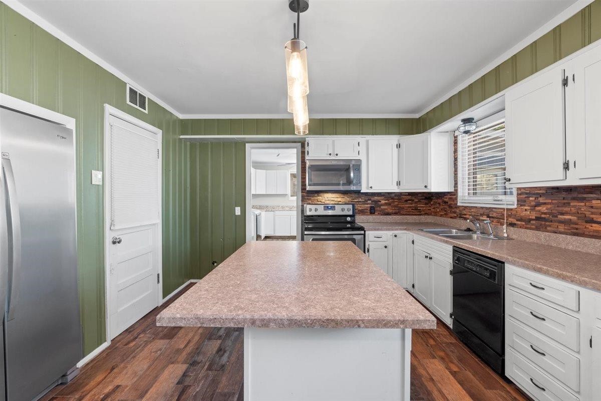 559 Chalmers Road Memphis, TN 38120 - Photo 3 of 28