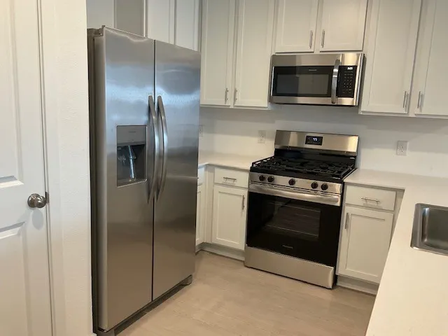 $2,300 | 1627 Birch Wood Drive, Rosenberg, TX 77471