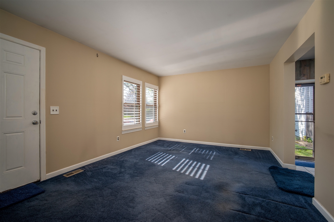 2887 Roundtree Drive Troy, MI 48083 - Photo 3 of 20