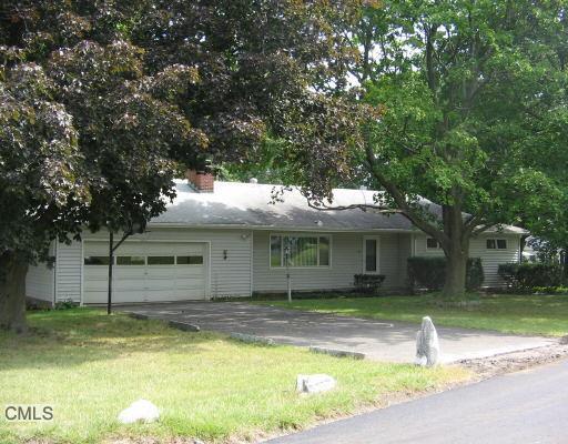 29 Meadowbrook Road Danbury, CT 06811 - Photo 1 of 1 a house with swimming pool