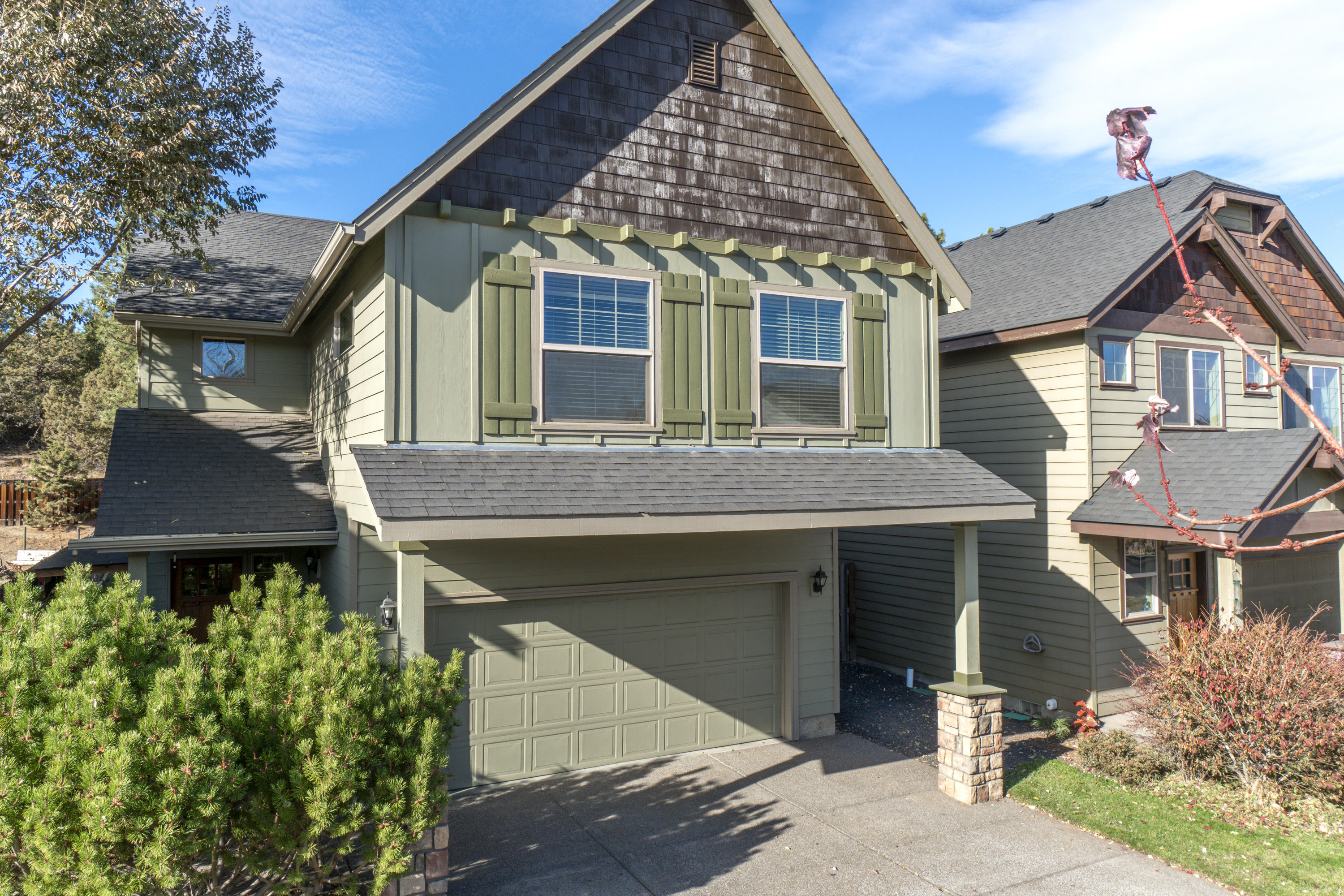 62029 Quail Run Place Bend, OR 97701 - Photo 2 of 35 02-Charming 2-Story Home