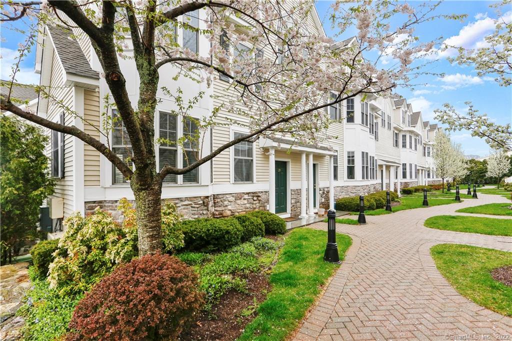 39 Maple Tree Avenue, Unit 29 Stamford, CT 06906 - Photo 1 of 1 Prime end unit location