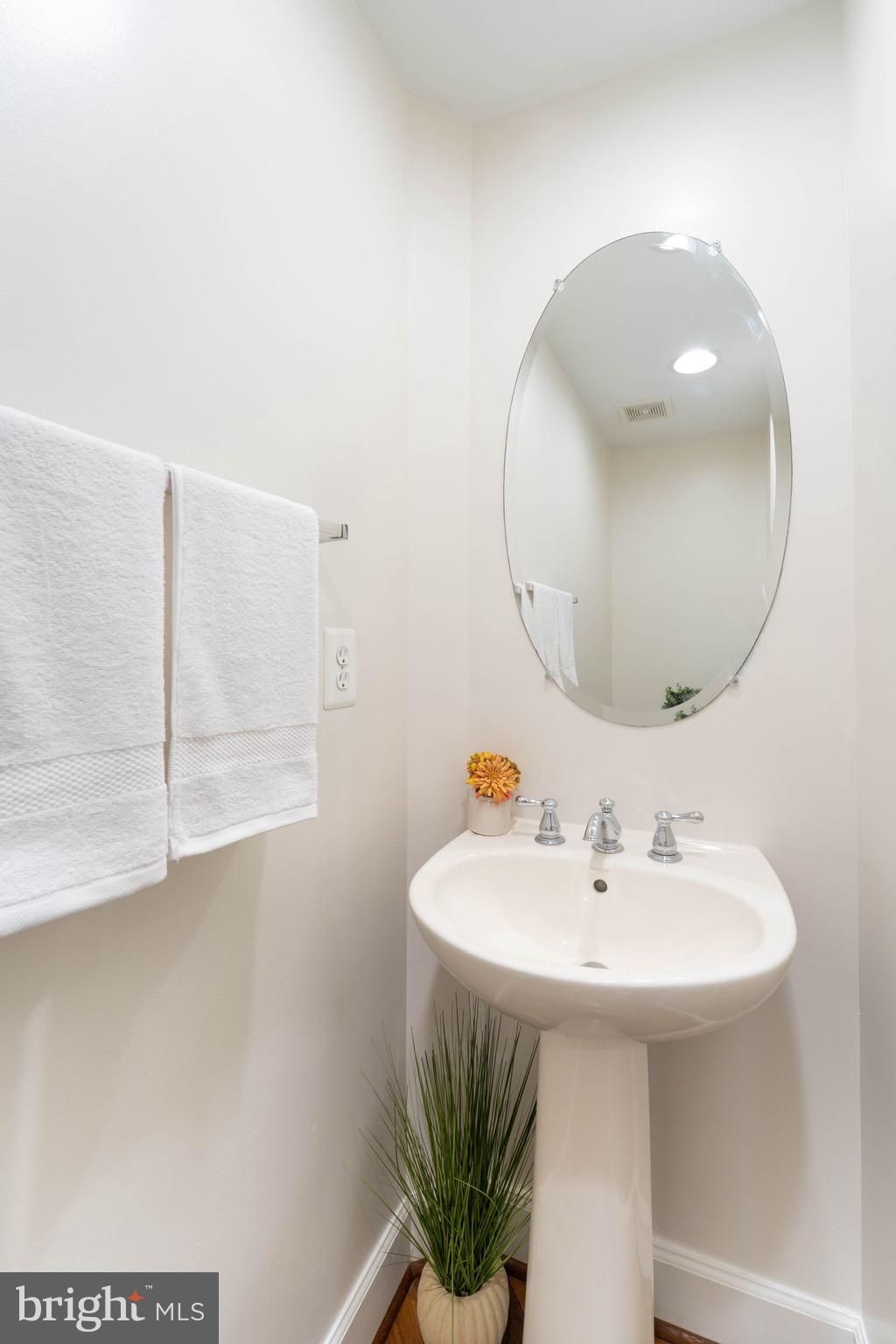 16309 Sandy Ridge Court Woodbridge, VA 22191 - Photo 37 of 93