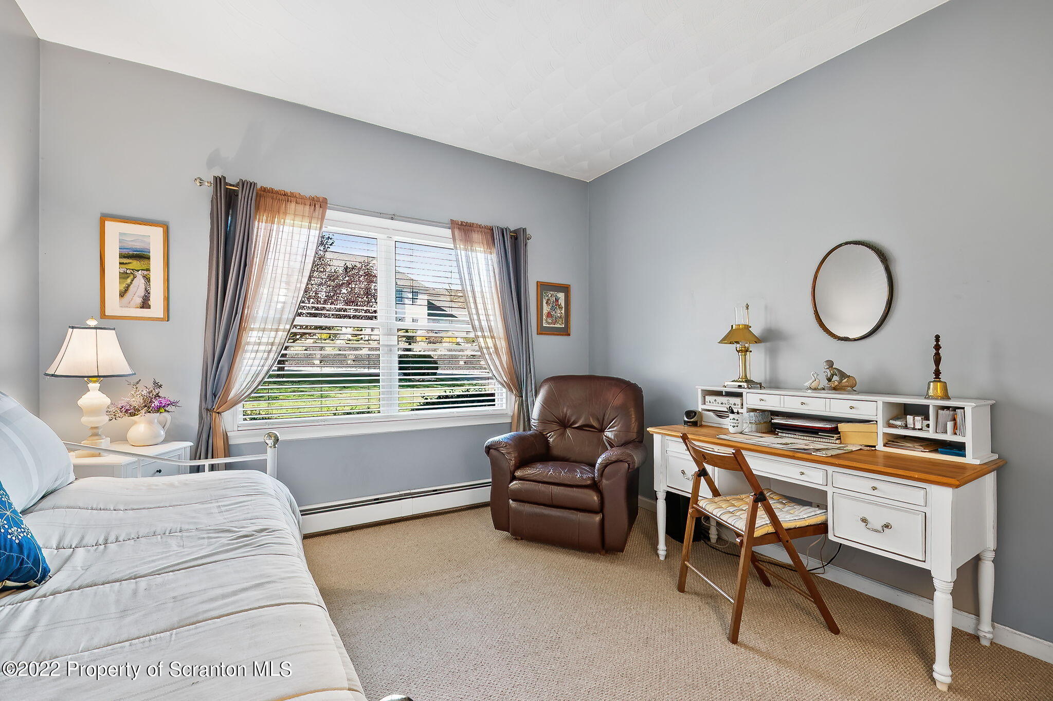 131 Ridgeview Drive Scranton, PA 18504 - Photo 29 of 32 a living room with furniture and a large window