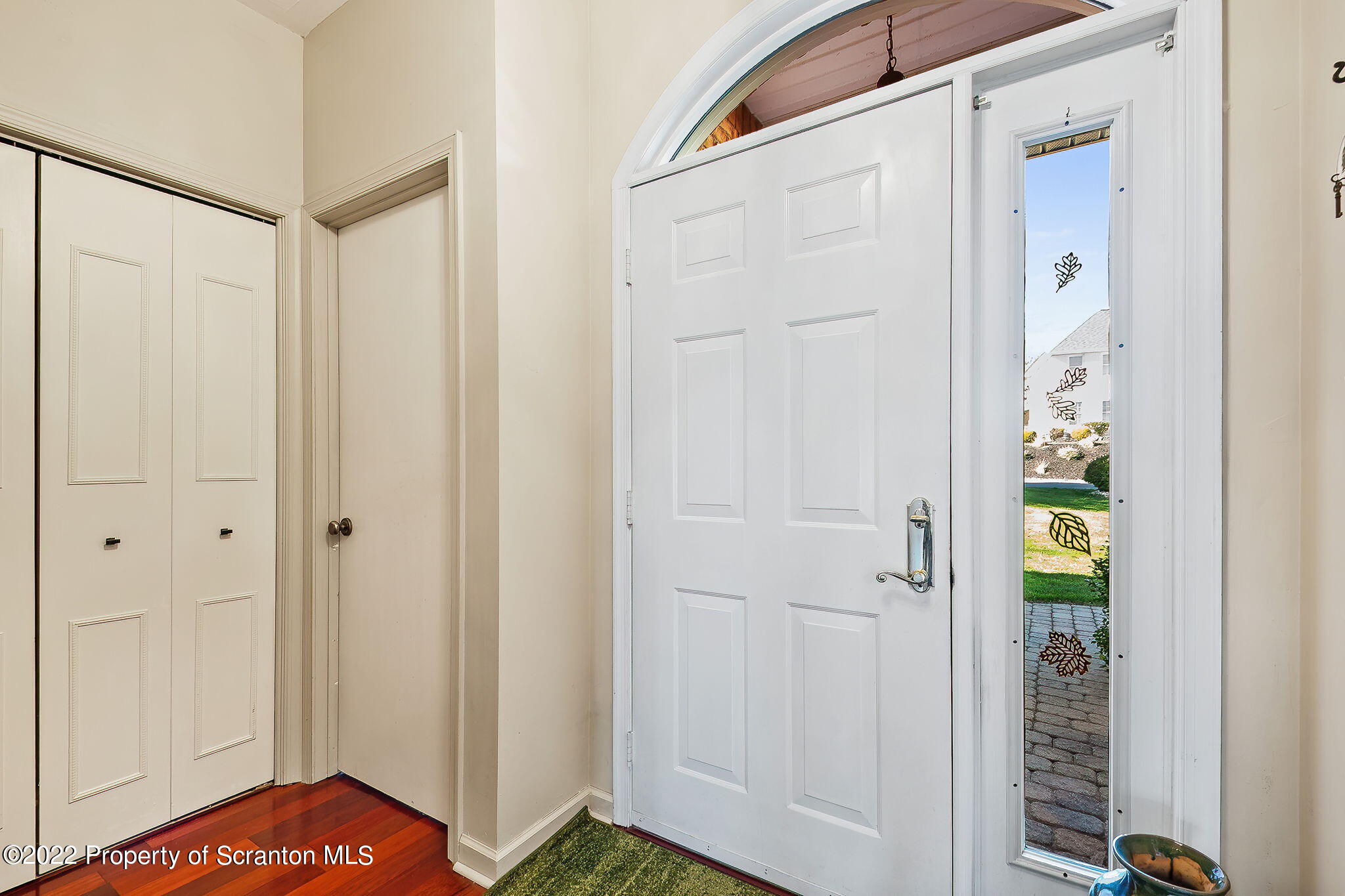 131 Ridgeview Drive Scranton, PA 18504 - Photo 9 of 32 a view of an entryway door