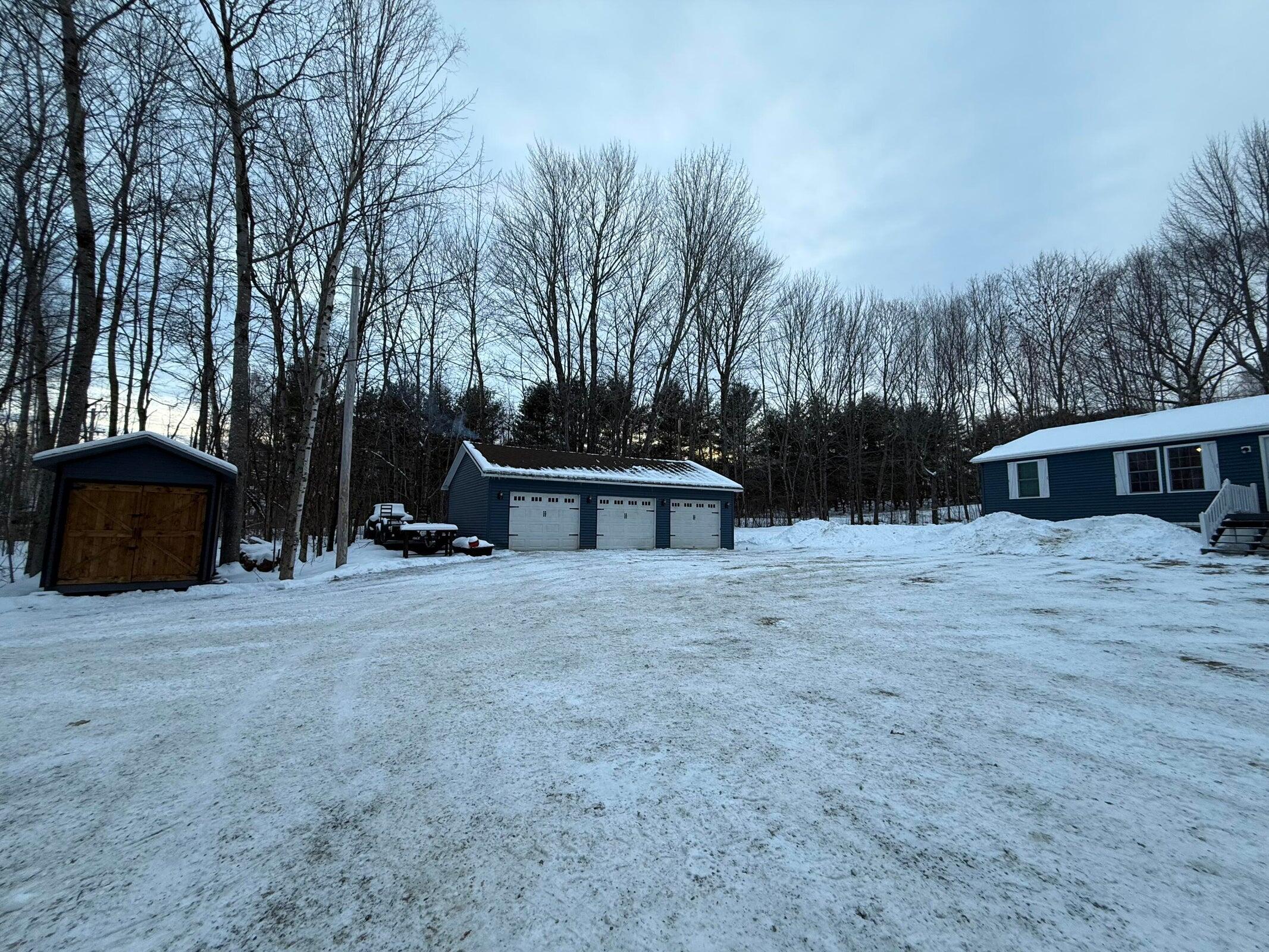 274 North Chester Road Lincoln, ME 04457 - Photo 1 of 32 20250209204205611916000000-o