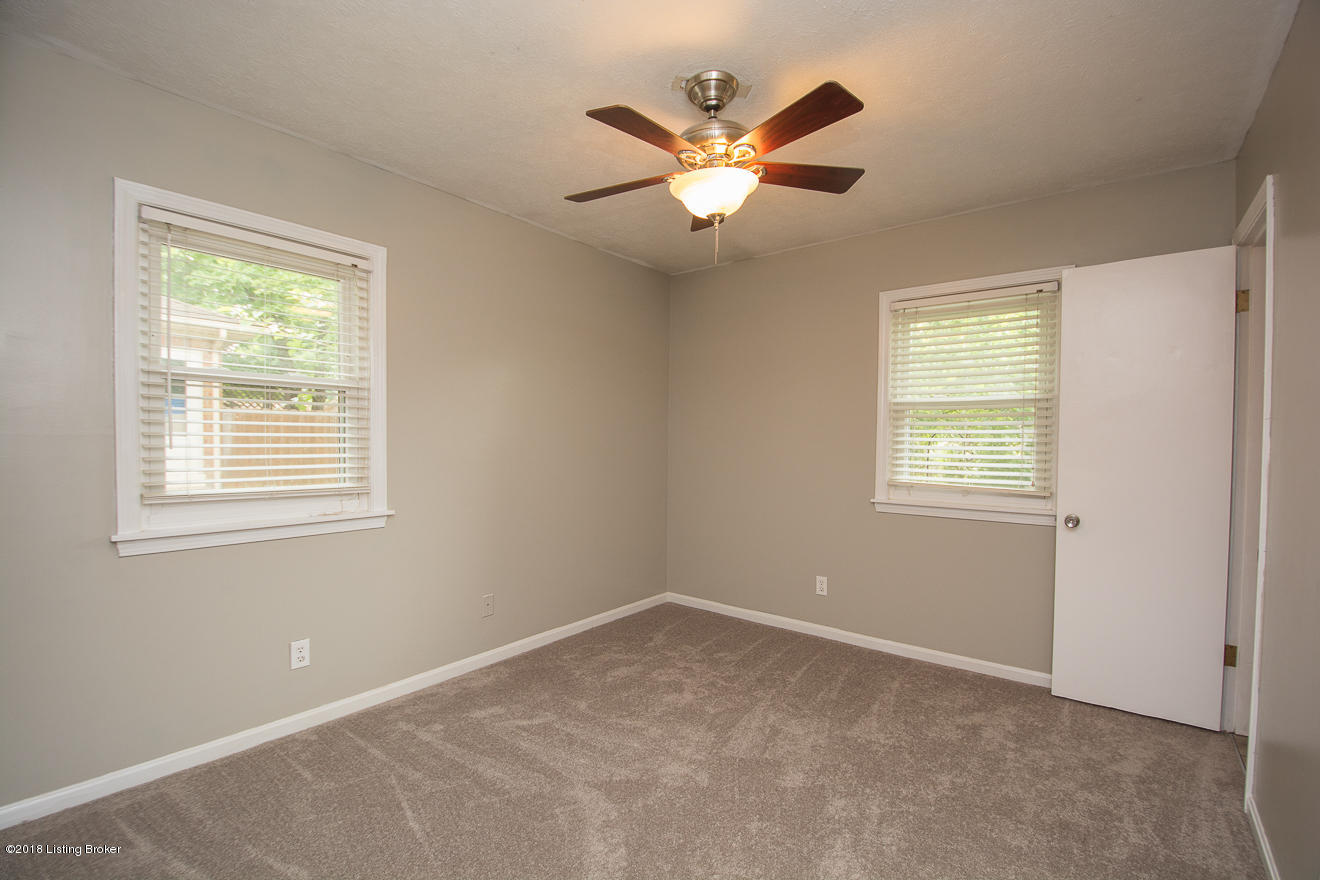 5306 Beth Road Louisville, KY 40219 - Photo 15 of 38 Master Suite