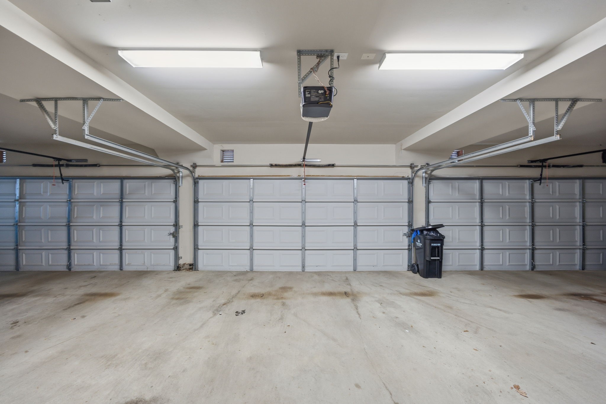 2401 Crawford Street, Unit C1C Houston, TX 77004 - Photo 19 of 24 a view of a garage