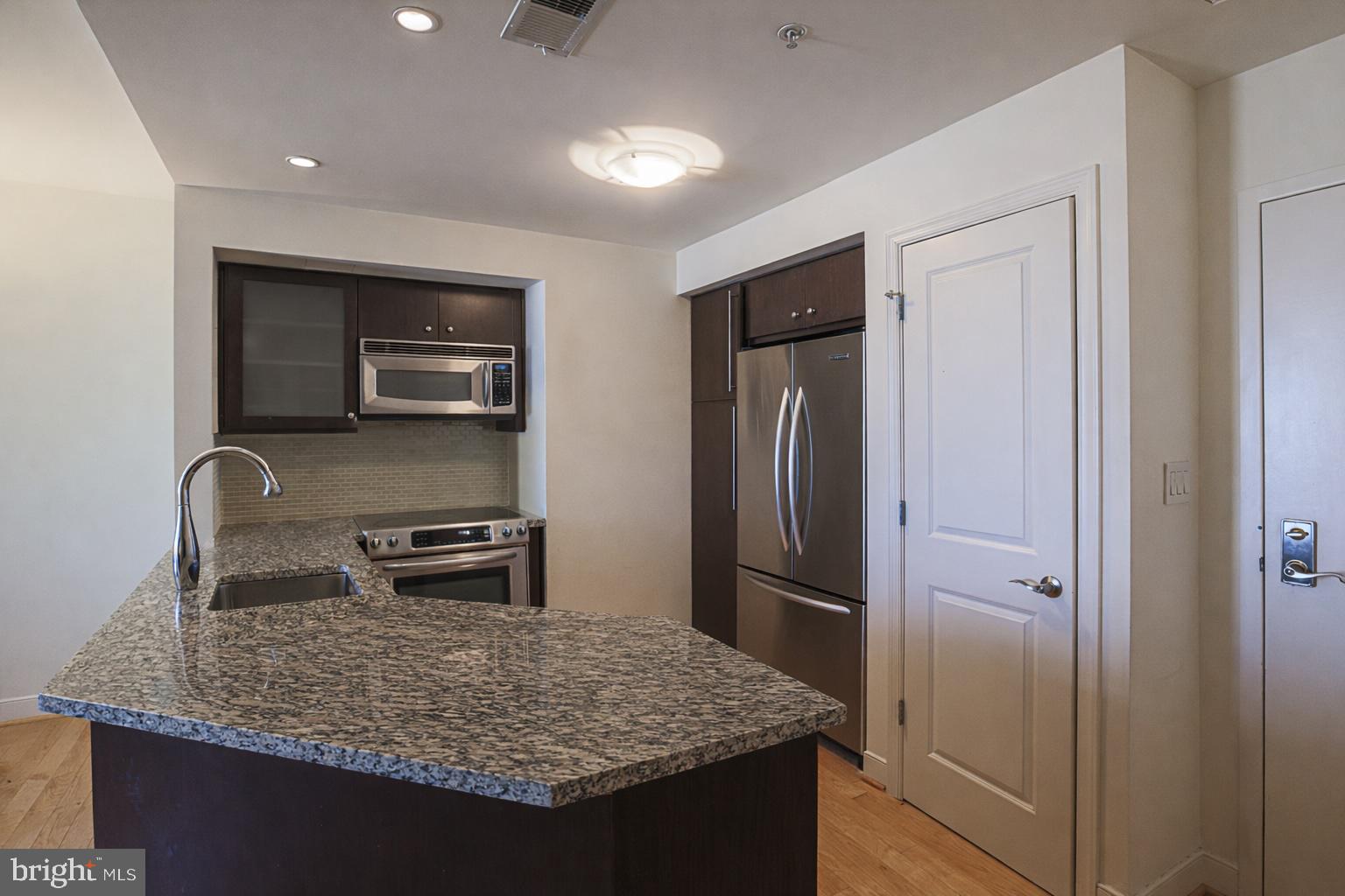 675 President Street, Unit 2607 Baltimore, MD 21202 - Photo 6 of 42
