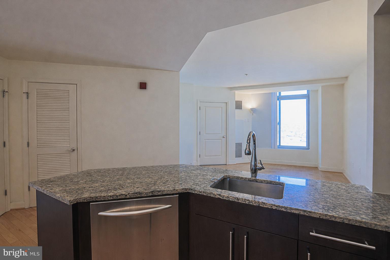 675 President Street, Unit 2607 Baltimore, MD 21202 - Photo 7 of 42