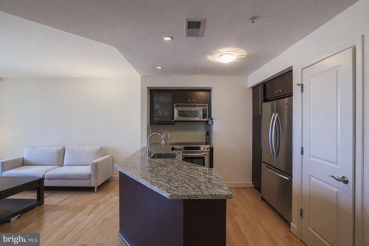 675 President Street, Unit 2607 Baltimore, MD 21202 - Photo 8 of 42