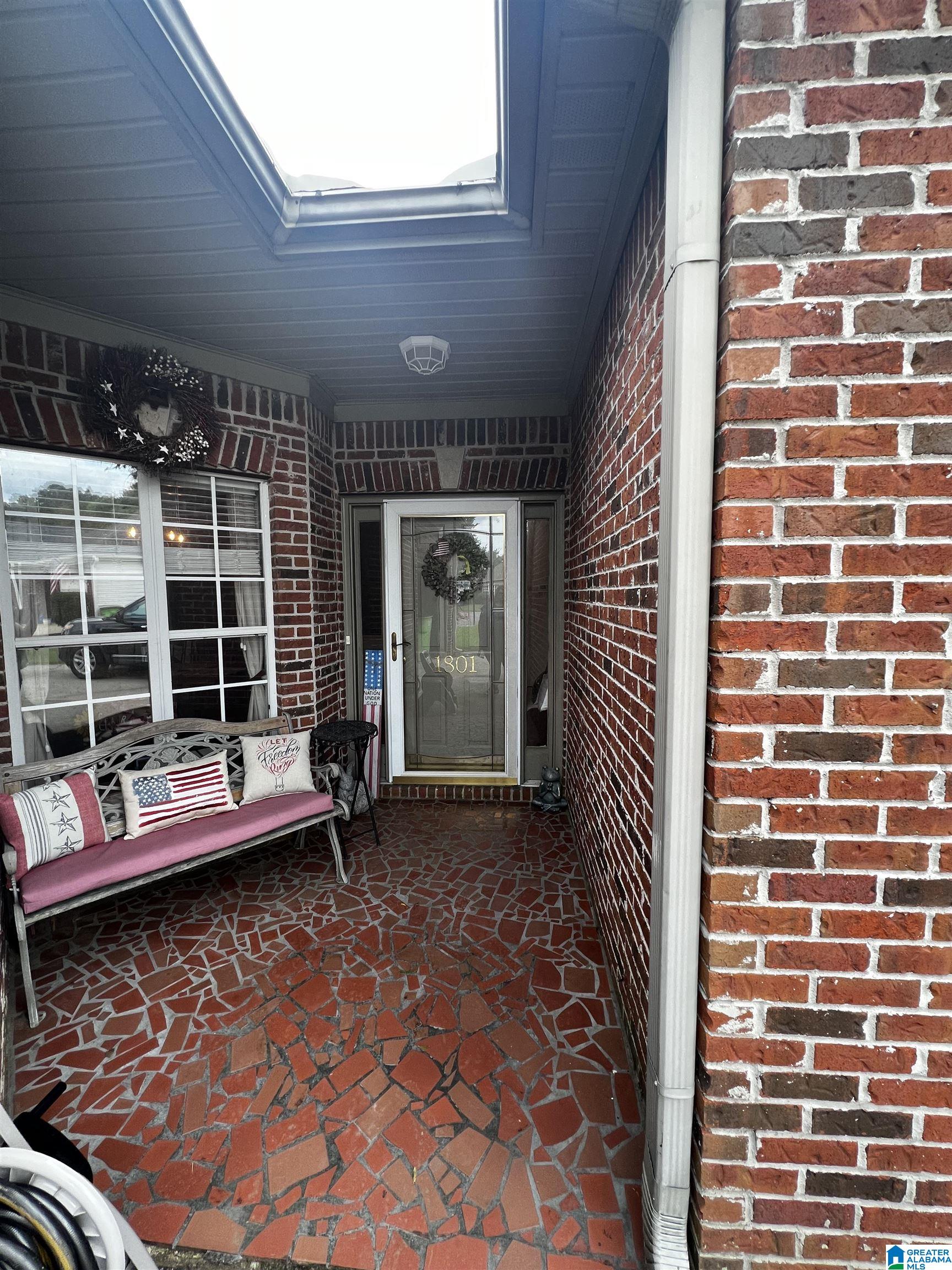 1801 Covington Circle Leeds, AL 35094 - Photo 2 of 23