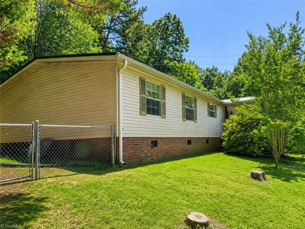 2742 George York Road Randleman, NC 27317 - Photo 4 of 33