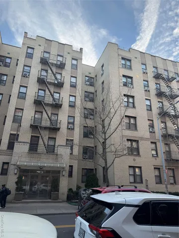 $329,000 | 40-18 Hampton Street, Unit 5G | Elmhurst