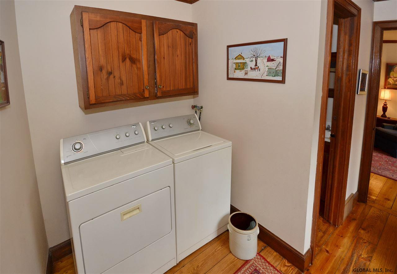 24 Stonegate Road Ballston Lake, NY 12019 - Photo 10 of 25 Mud Room/Laundry
