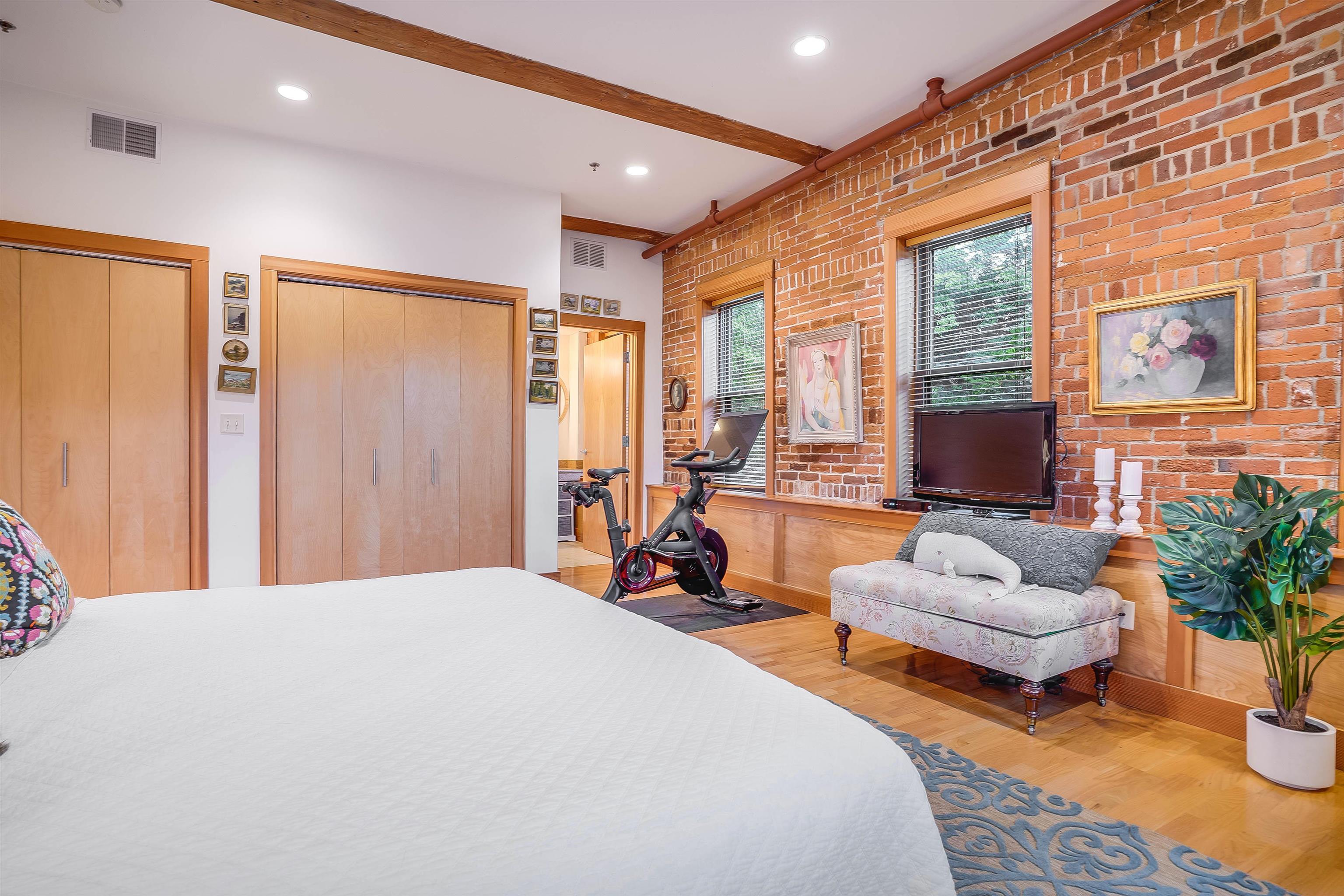 50 Jaffrey Road, Unit 4 Peterborough, NH 03458 - Photo 9 of 38 Gallery Image 9