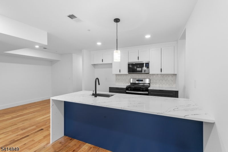 37 South 7th Street, Unit 2 Newark, NJ 07107 - Photo 11 of 40