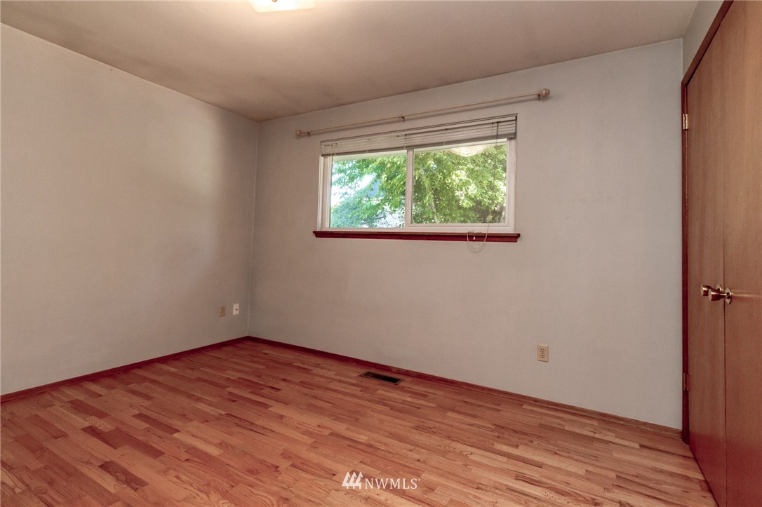 10602 Northeast 193rd Street Bothell, WA 98011 - Photo 14 of 16 Gallery Image 14