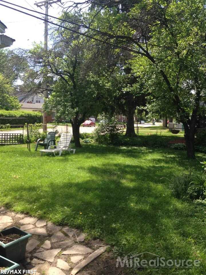 15368 Charles R Avenue Eastpointe, MI 48021 - Photo 9 of 9